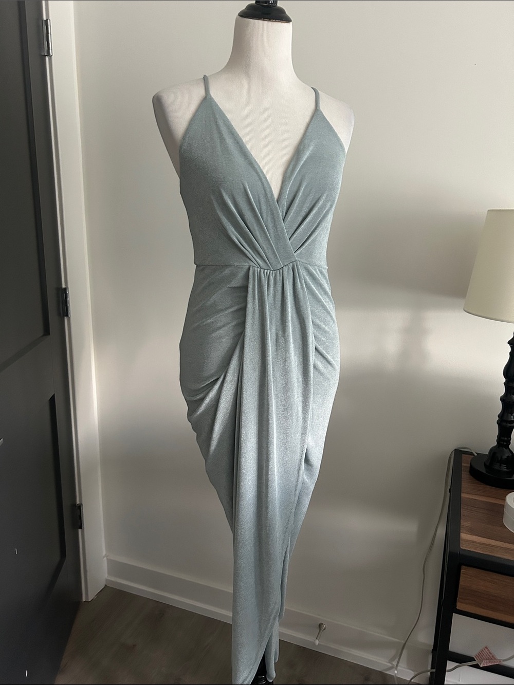 Lulus L Sleeveless Light Sage Green gorgeous stretch Draped V-Neck Dress